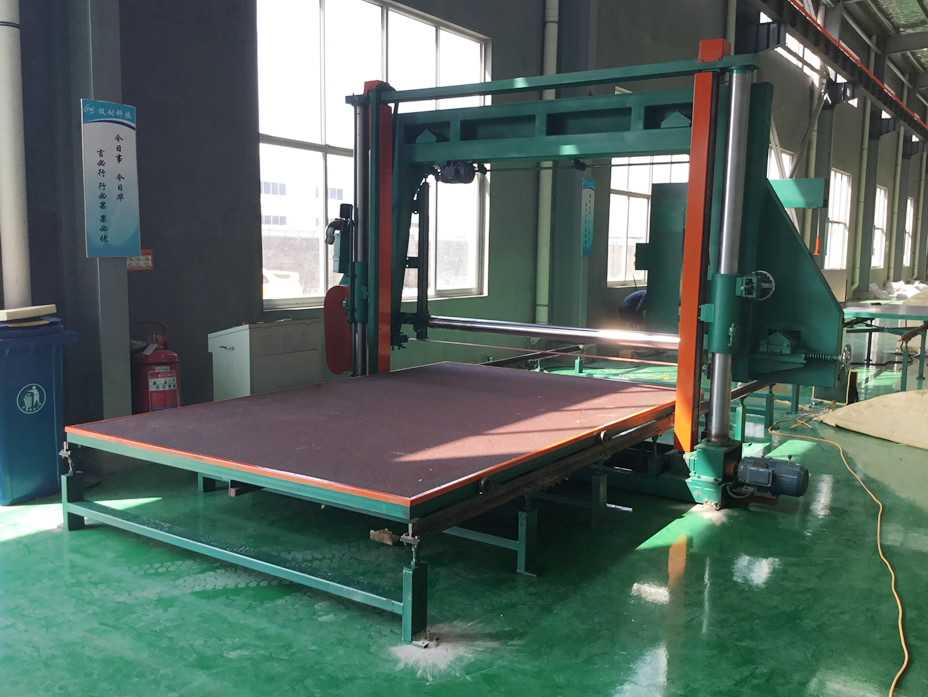 Horizontal Foam Cutting Machine